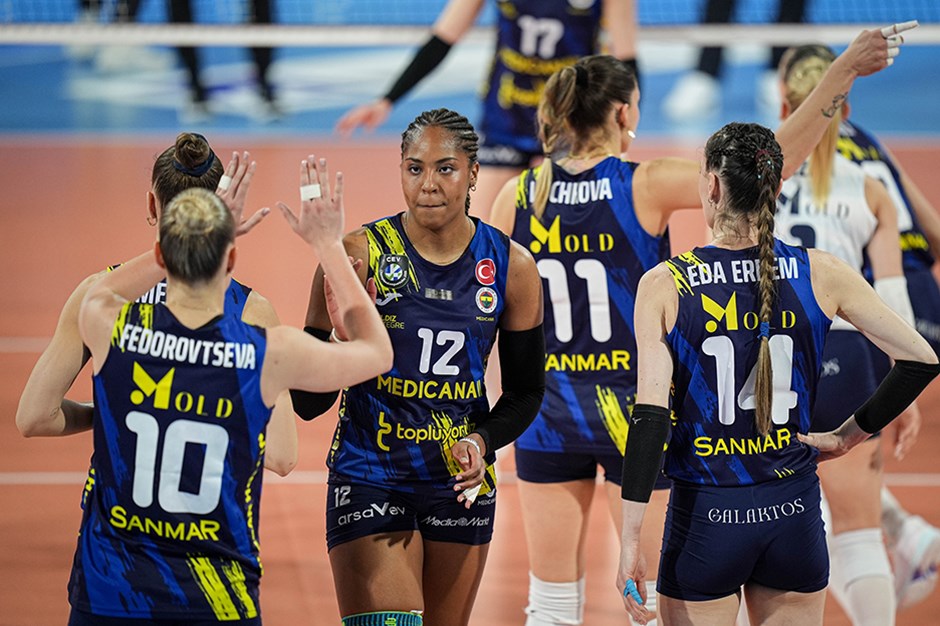 Fenerbahçe Medicana zorlanmadan finalde